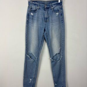 American Eagle Mom Jeans Womens Size 6 Light Wash Busted Knee High Rise Comfort